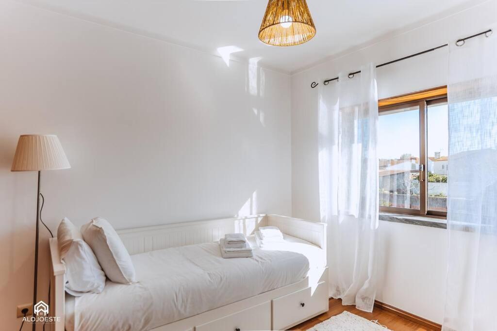 Casa Do Patio - 3 Bedrooms, Ponte Rol Torres Vedras Eksteriør bilde