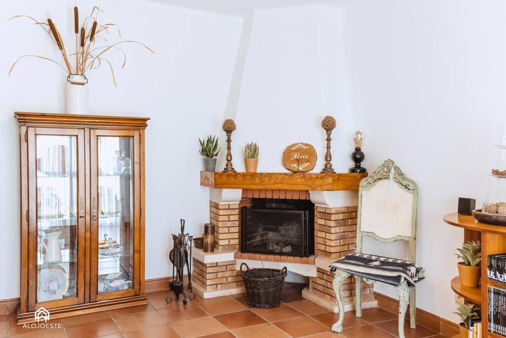 Casa Do Patio - 3 Bedrooms, Ponte Rol Torres Vedras Eksteriør bilde
