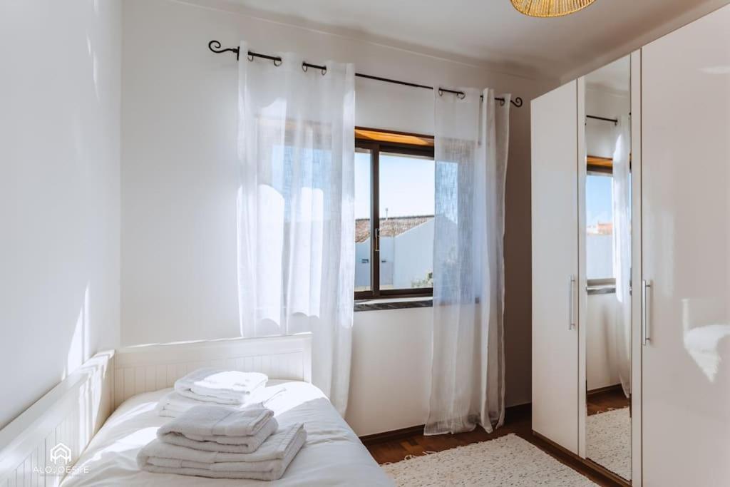 Casa Do Patio - 3 Bedrooms, Ponte Rol Torres Vedras Eksteriør bilde