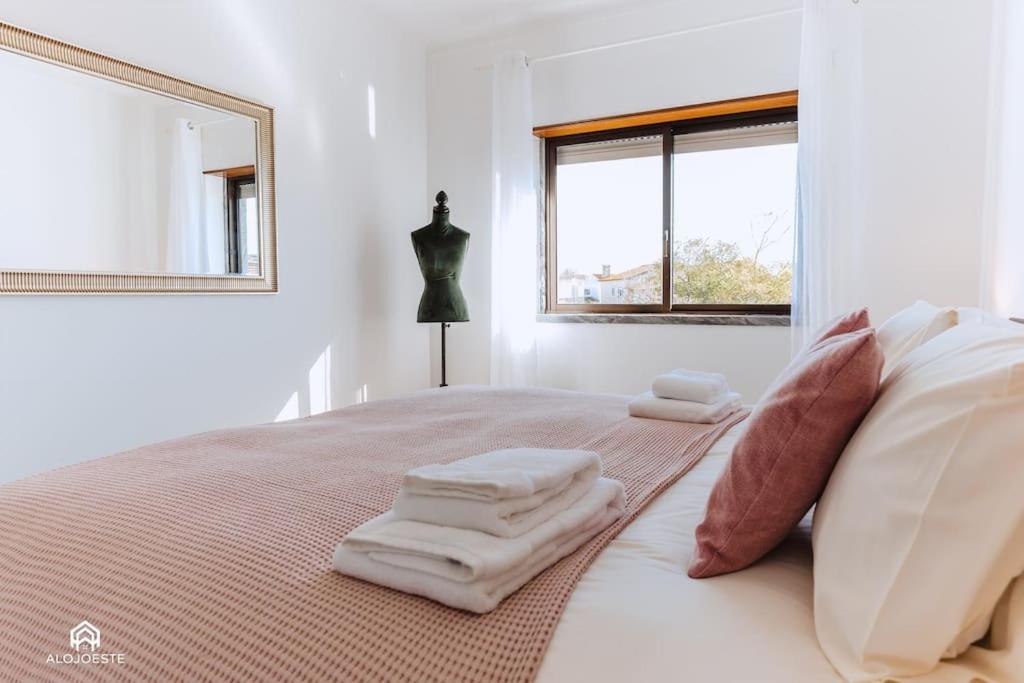 Casa Do Patio - 3 Bedrooms, Ponte Rol Torres Vedras Eksteriør bilde