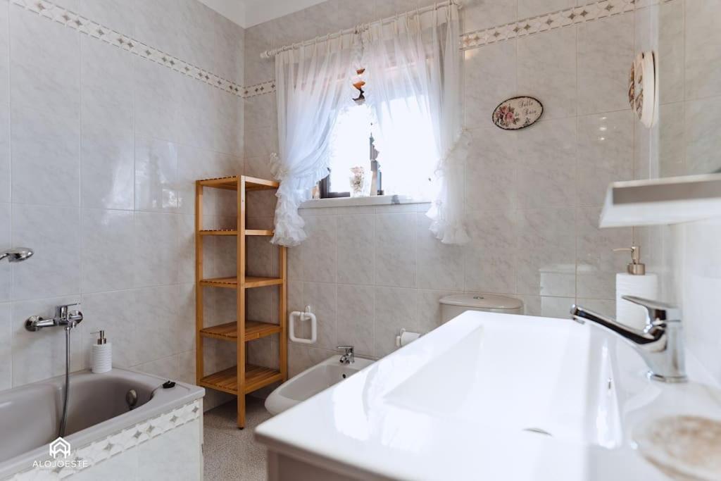 Casa Do Patio - 3 Bedrooms, Ponte Rol Torres Vedras Eksteriør bilde
